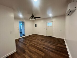 777 E San Joaquin Ave in Tulare, CA - Foto de edificio - Building Photo