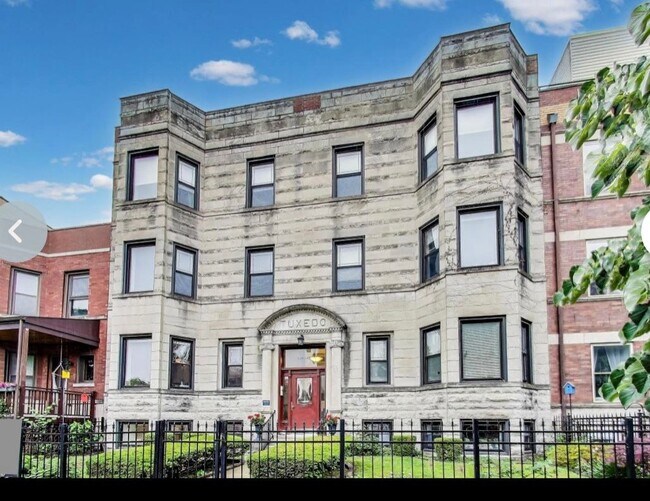 property at 4440 N Dover St