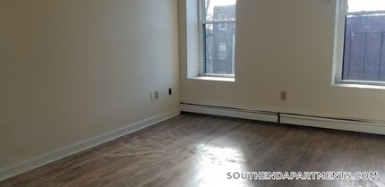 92 Hammond St in Boston, MA - Foto de edificio - Building Photo