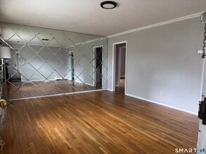 239 Cherry Hill Dr in Bridgeport, CT - Building Photo - Building Photo