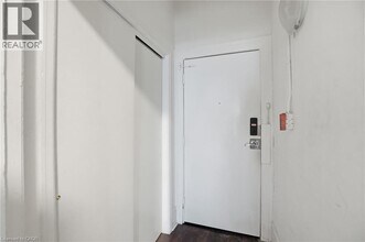 63 John St S in Hamilton, ON - Building Photo - Building Photo