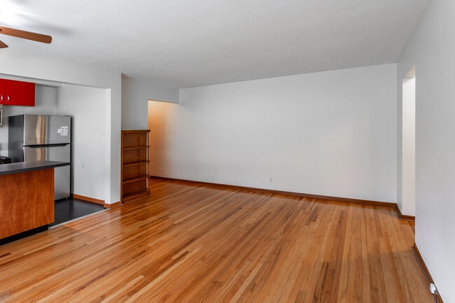 East River Terrace in Minneapolis, MN - Foto de edificio - Interior Photo