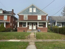 828 Carnegie Ave in Johnstown, PA - Building Photo
