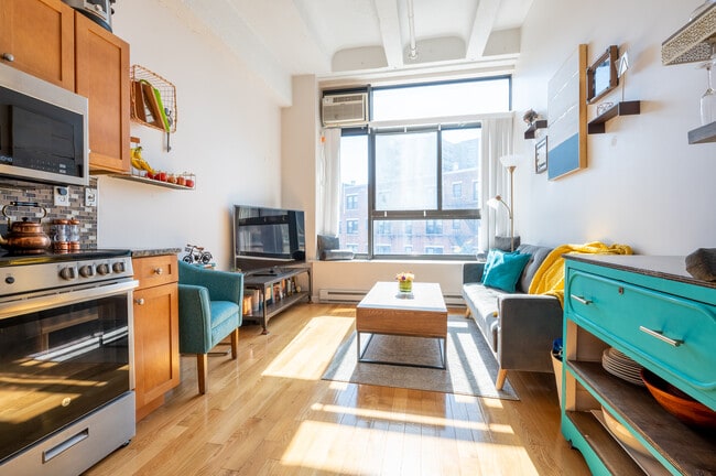 12 Stoneholm St, Unit 316