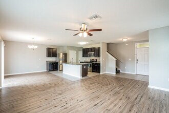 1809 Greenwood Valley Dr in Plant City, FL - Building Photo - Building Photo