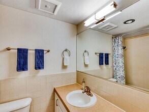 Irvington Apartments in Portland, OR - Building Photo - Building Photo