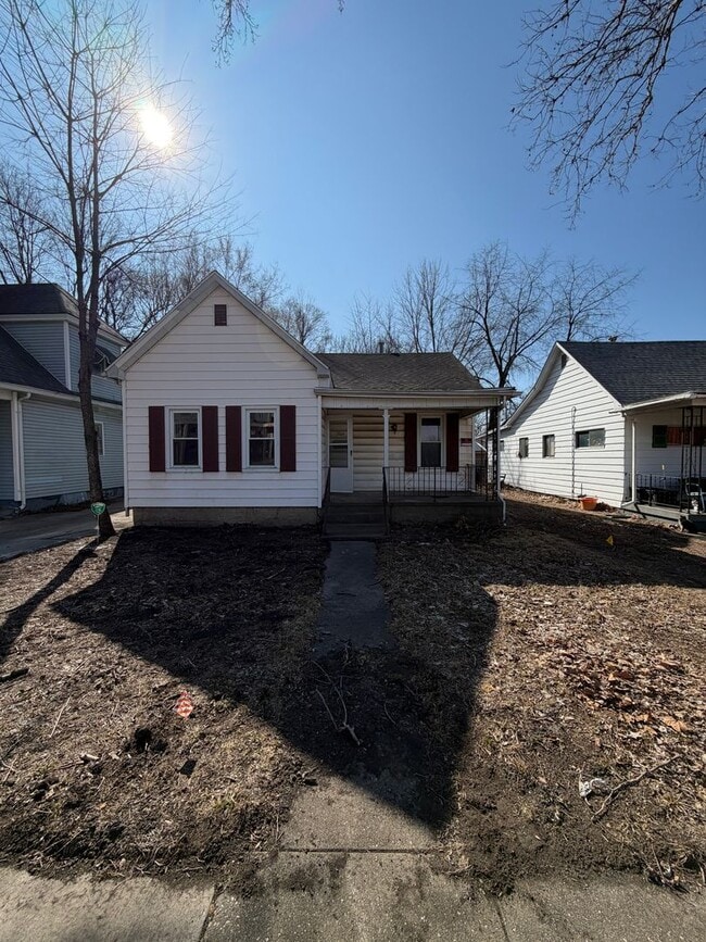 property at 1504 E Phillips St