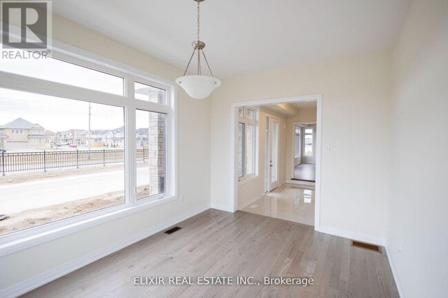 property at 20 Molnar Cres