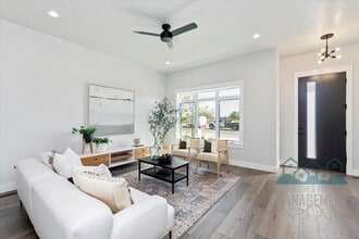 1740 E State Ave in Meridian, ID - Building Photo - Building Photo