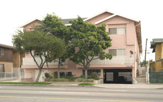 2128 Crenshaw Blvd in Los Angeles, CA - Building Photo
