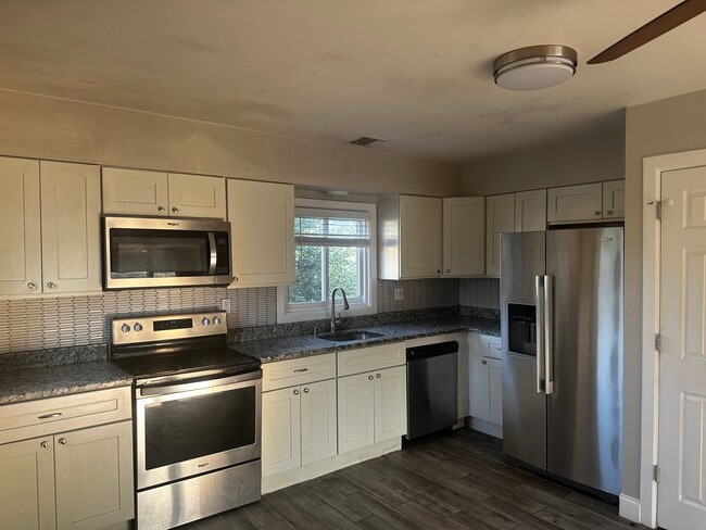 11 Wesley Pl in Nutley, NJ - Building Photo - Building Photo