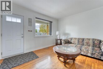 2226 Mercer St in Windsor, ON - Building Photo - Building Photo