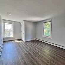 100 Broad St in North Attleborough, MA - Building Photo - Building Photo