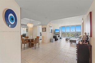 3598 Yacht Club Dr in Aventura, FL - Building Photo