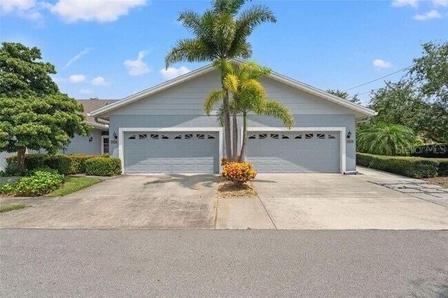 13634 Lake Point Dr S in Clearwater, FL - Building Photo - Building Photo