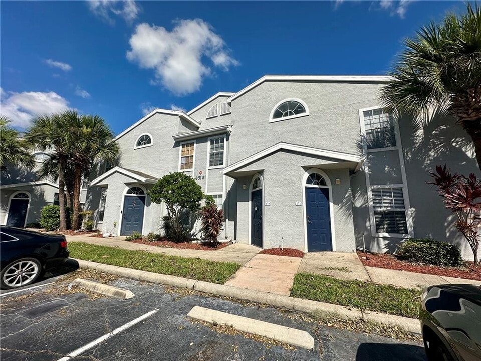 1612 Columbia Arms Cir in Kissimmee, FL - Building Photo