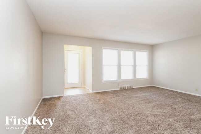 2113 Mayfair Dr in Indianapolis, IN - Building Photo - Building Photo