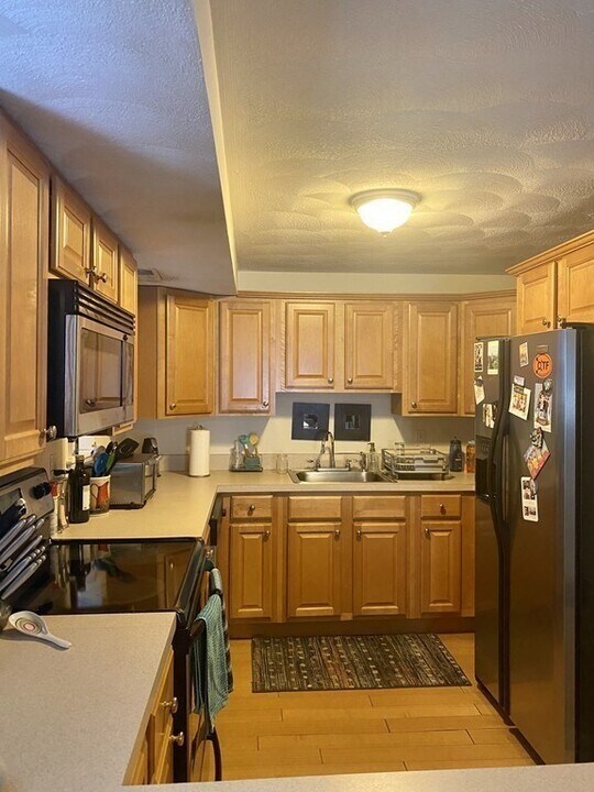 113 Porter St in Boston, MA - Building Photo