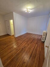 37 Dwight St, Unit 2B in Brookline, MA - Building Photo - Building Photo