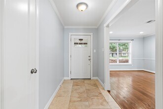 6030 Wigton Dr in Houston, TX - Building Photo - Building Photo