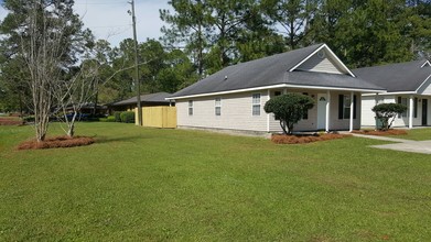 1602 Lexington Cir in Valdosta, GA - Building Photo - Building Photo