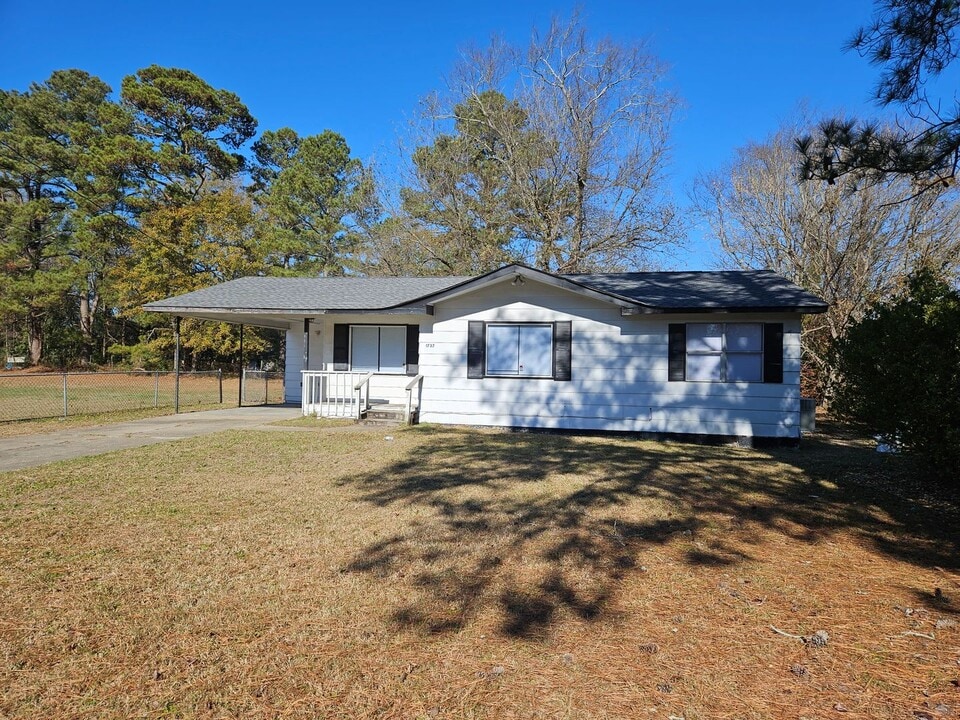 1737 Harper St in Fayetteville, NC - Building Photo