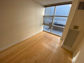 32 Boylston St, Unit 3 in Boston, MA - Building Photo - Building Photo
