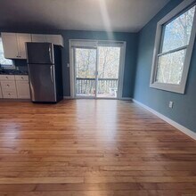 205 Colonel Ledyard Hwy in Groton, CT - Building Photo - Building Photo