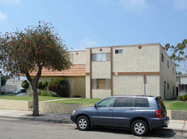 6401 Hummingbird St in Ventura, CA - Foto de edificio - Building Photo