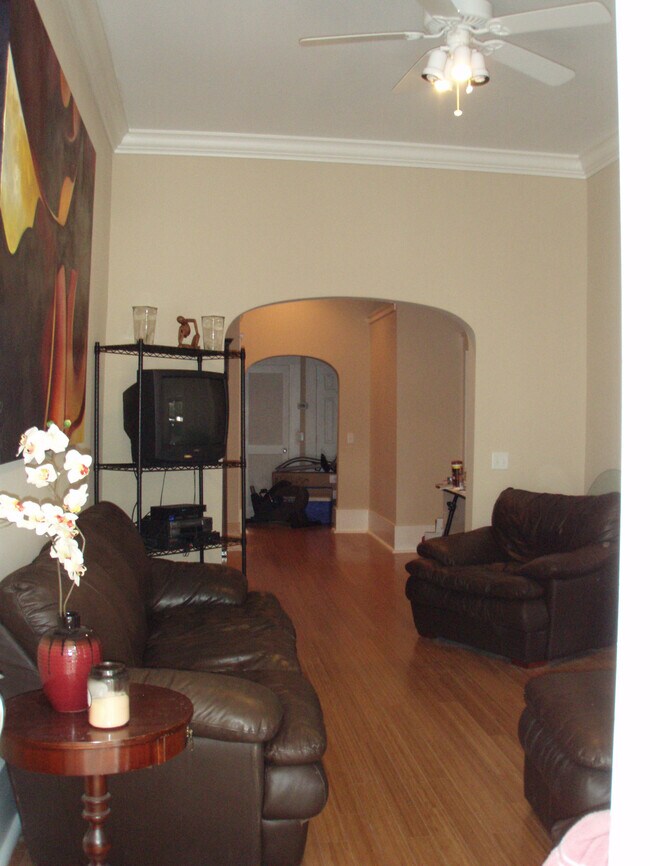 302 W 40th St, Unit 302-A in Savannah, GA - Foto de edificio - Building Photo