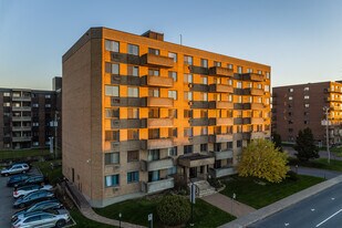 2650 Thimens Boul in St. Laurent, QC - Building Photo