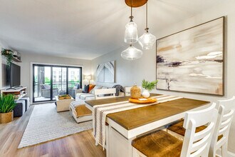 4263 Bay Beach Ln in Fort Myers Beach, FL - Building Photo - Building Photo