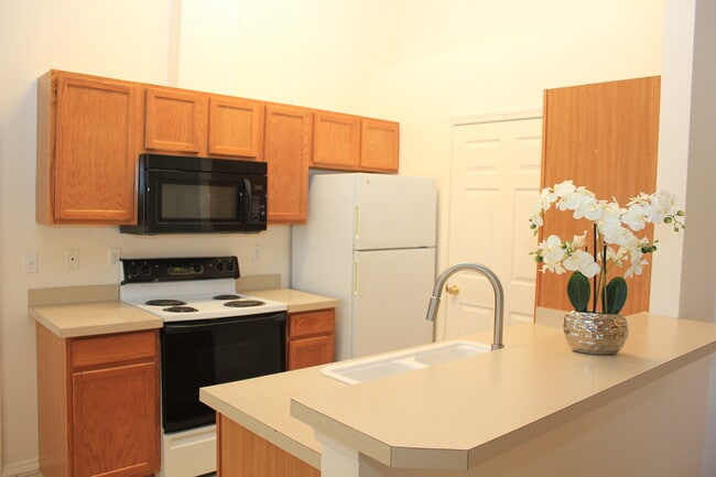 7626 W Opohonga Ln, Unit 201 in Boise, ID - Building Photo - Building Photo