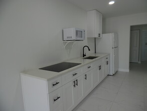 405 Fleming Ave in Greenacres, FL - Building Photo - Building Photo