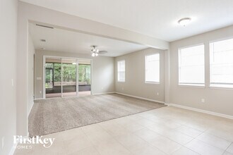 1532 Oldenburg Dr in Jacksonville, FL - Foto de edificio - Building Photo