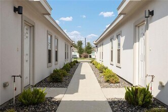 5801 Sandpiper Ave, Unit 3 in McAllen, TX - Building Photo - Building Photo