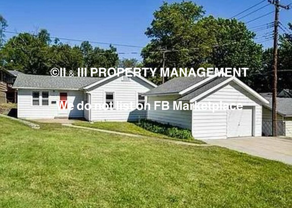 5508 W 61st St in Mission, KS - Foto de edificio