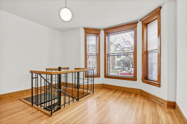 1415 W Belle Plaine Ave in Chicago, IL - Building Photo - Building Photo