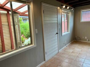 211 13th Ave, Unit 211A in Santa Cruz, CA - Foto de edificio - Building Photo