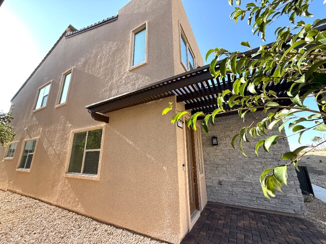 1435 Song Lark Ln in Las Vegas, NV - Building Photo - Building Photo