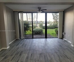 4832 Esedra Ct in Greenacres, FL - Foto de edificio - Building Photo