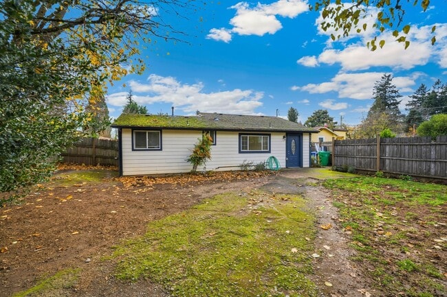 6830 SE 50th Ave in Portland, OR - Building Photo - Building Photo