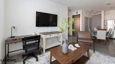 1001 S Center St in Arlington, TX - Building Photo - Building Photo