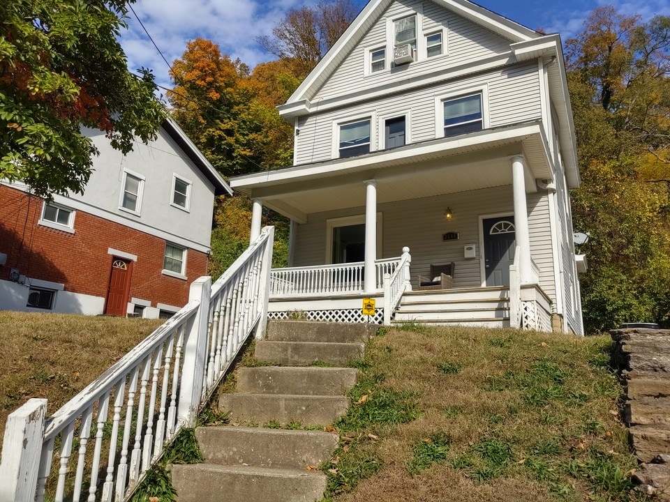 3546 Linwood Ave in Cincinnati, OH - Building Photo