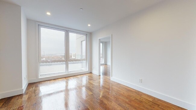 13828 Queens Blvd in Queens, NY - Building Photo - Building Photo