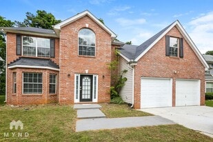 3662 Caseys Cove in Ellenwood, GA - Building Photo