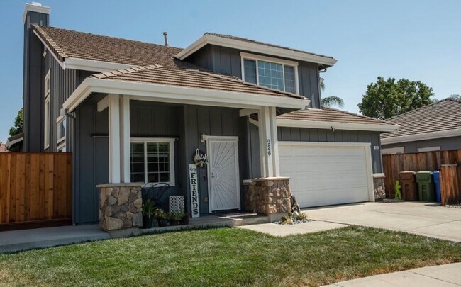 926 Outlook Ct in Brentwood, CA - Building Photo - Building Photo