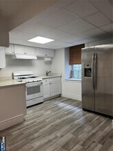 250 Broad Ave, Unit Ground in Leonia, NJ - Building Photo - Building Photo