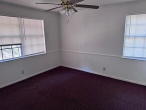 400 20th St SE, Unit 430 in Paris, TX - Foto de edificio - Building Photo