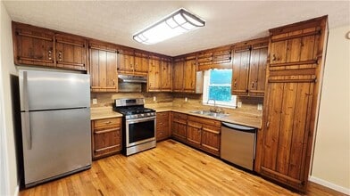 103 Westland Ct in Acworth, GA - Building Photo - Building Photo